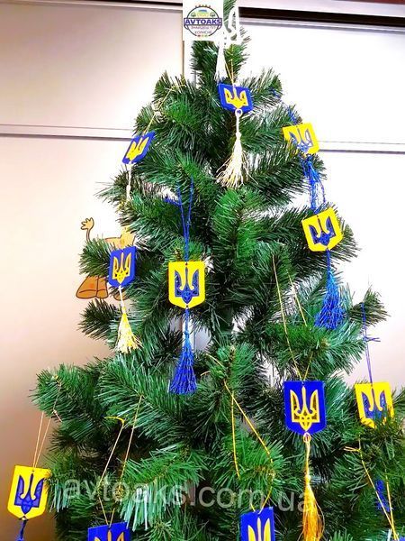 Купить Подвеска "Герб Украины" с кисточкой 1712883535 в интернет-магазине Avtoaks